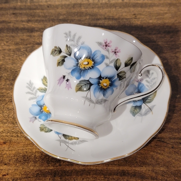 Royal Grafton Teacup And Saucer Blue Floral - Picture 1 of 6